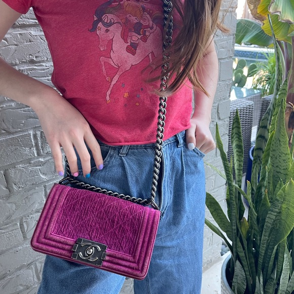 CHANEL BOY VELVET HANDBAG IN PINK - Picture 15 of 16